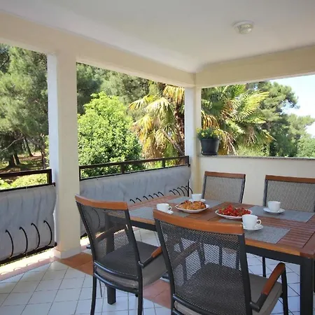 Ferienwohnung Andrea Mit Meerblick, Balkon Mit Gartenmobeln, Strandnah, Ruhige Lage * Пореч